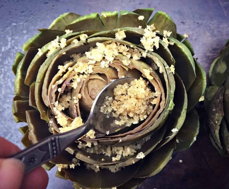 stuffing artichokes with breadcrumbs