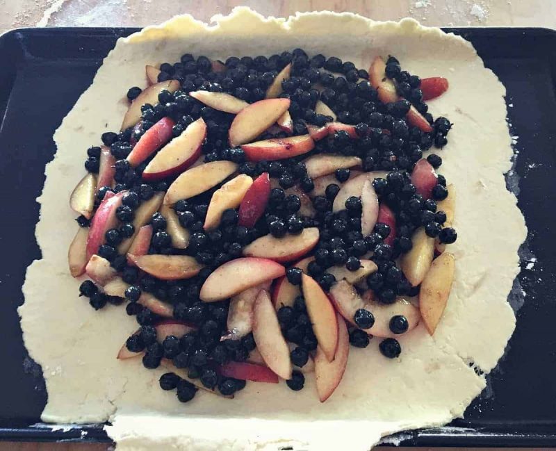 peach and blueberry filling in galette dough