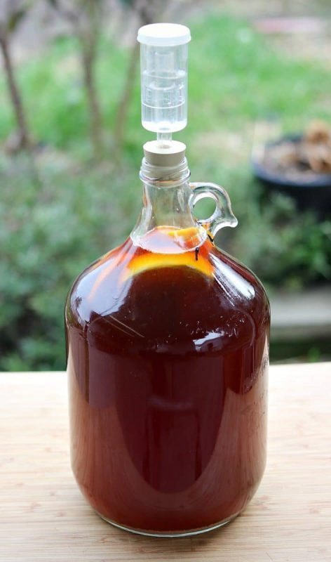 Maple mead, also called acerglyn, is made by replacing some of the honey with pure maple syrup. Here is a one gallon maple mead recipe fermented with orange and spices! Mead makers and home brewers will love this easy and delicious mead recipe! #mead #homebrew #fermented